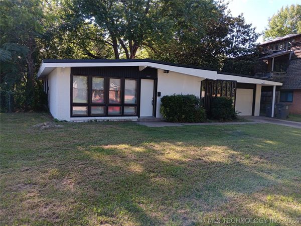 1044 N 77th East Avenue , Tulsa, OK 74115