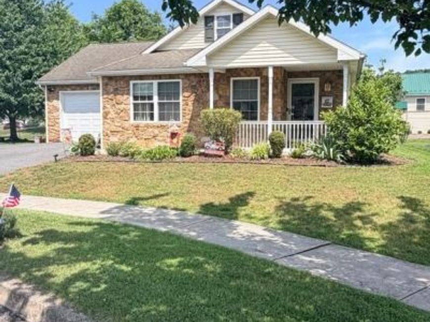 220 Patio Court , New Bloomfield, PA 17068 Main Photo