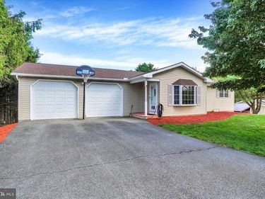 1708 MANOR ROAD, WINDSOR, PA 17366