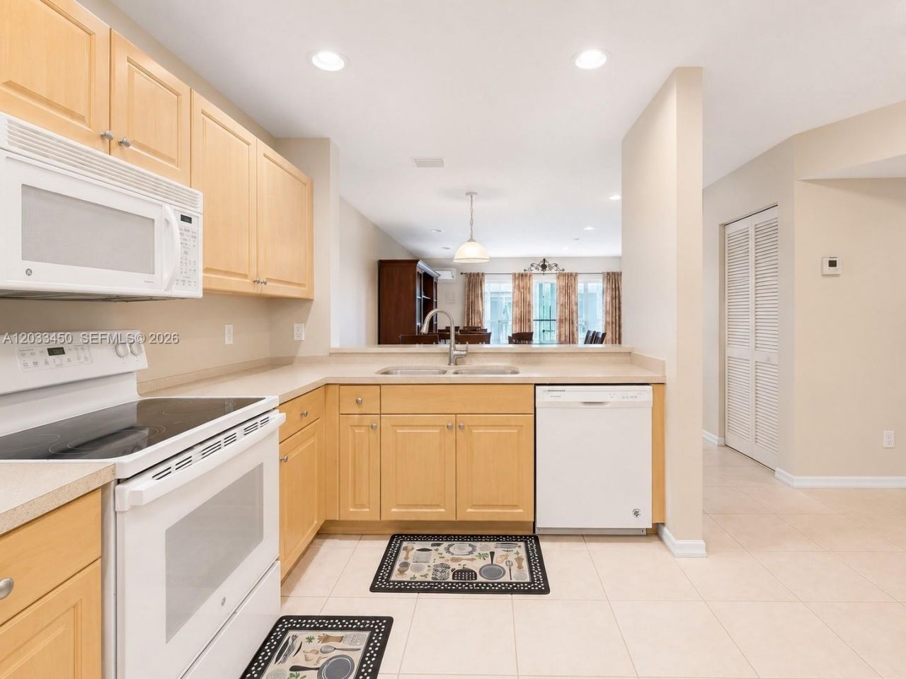 532 NW 208th Ter , Pembroke Pines, FL 33029 Photo