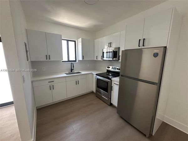411 SW 18th Rd , Unit Rear, Miami, FL 33129