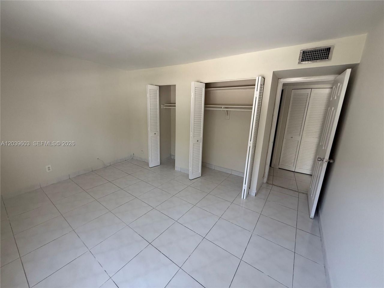 401 Golden Isles Dr, Unit 202, Hallandale Beach, FL 33009 Photo