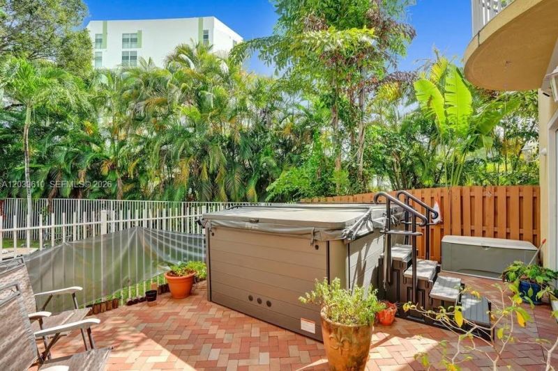 409 SW 5th St , Unit 1, Fort Lauderdale, FL 33315 Photo