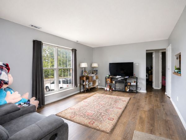 1100 E 6th Street, Unit 5, Des Moines, IA 50316