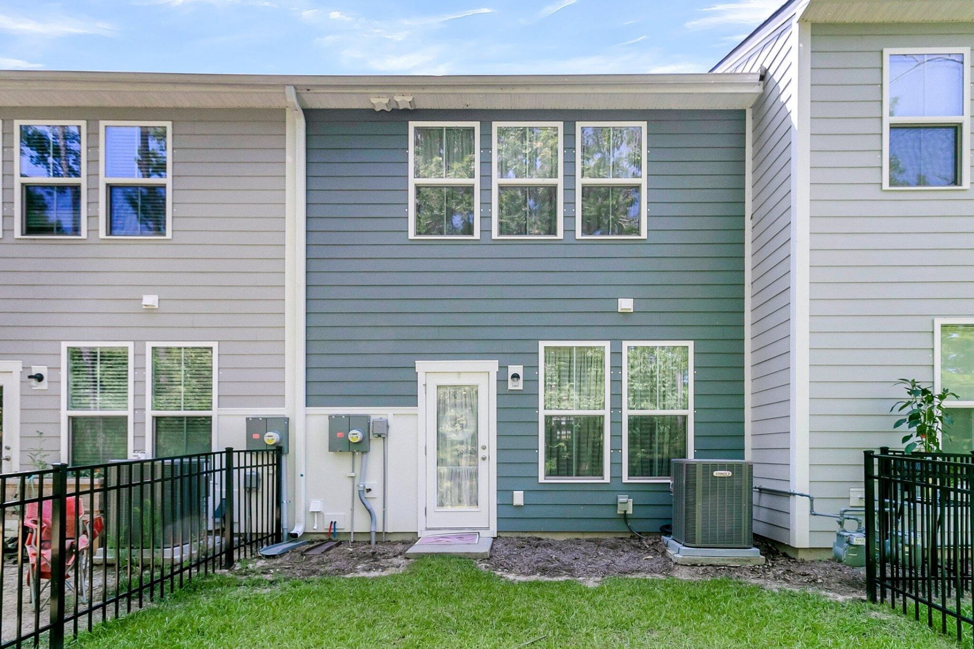 493 Trotters Lane Photo 35