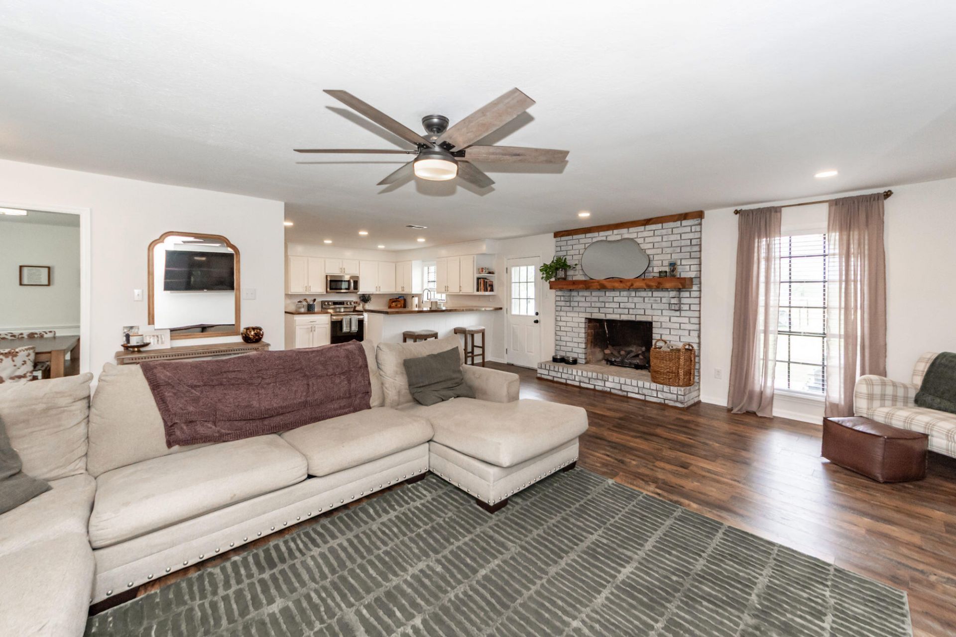 1757 Zion Road Photo 10