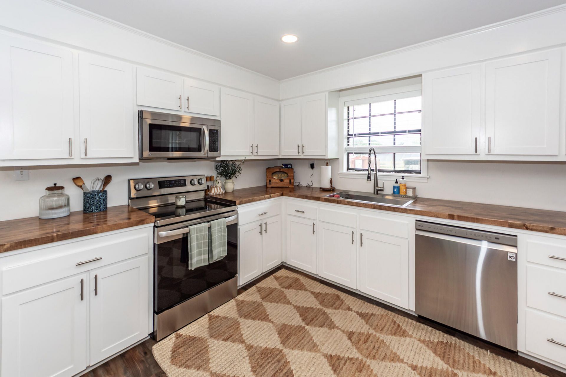 1757 Zion Road Photo 16