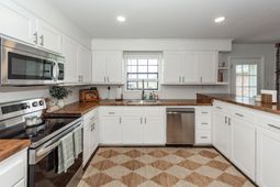 1757 Zion Road photo 4
