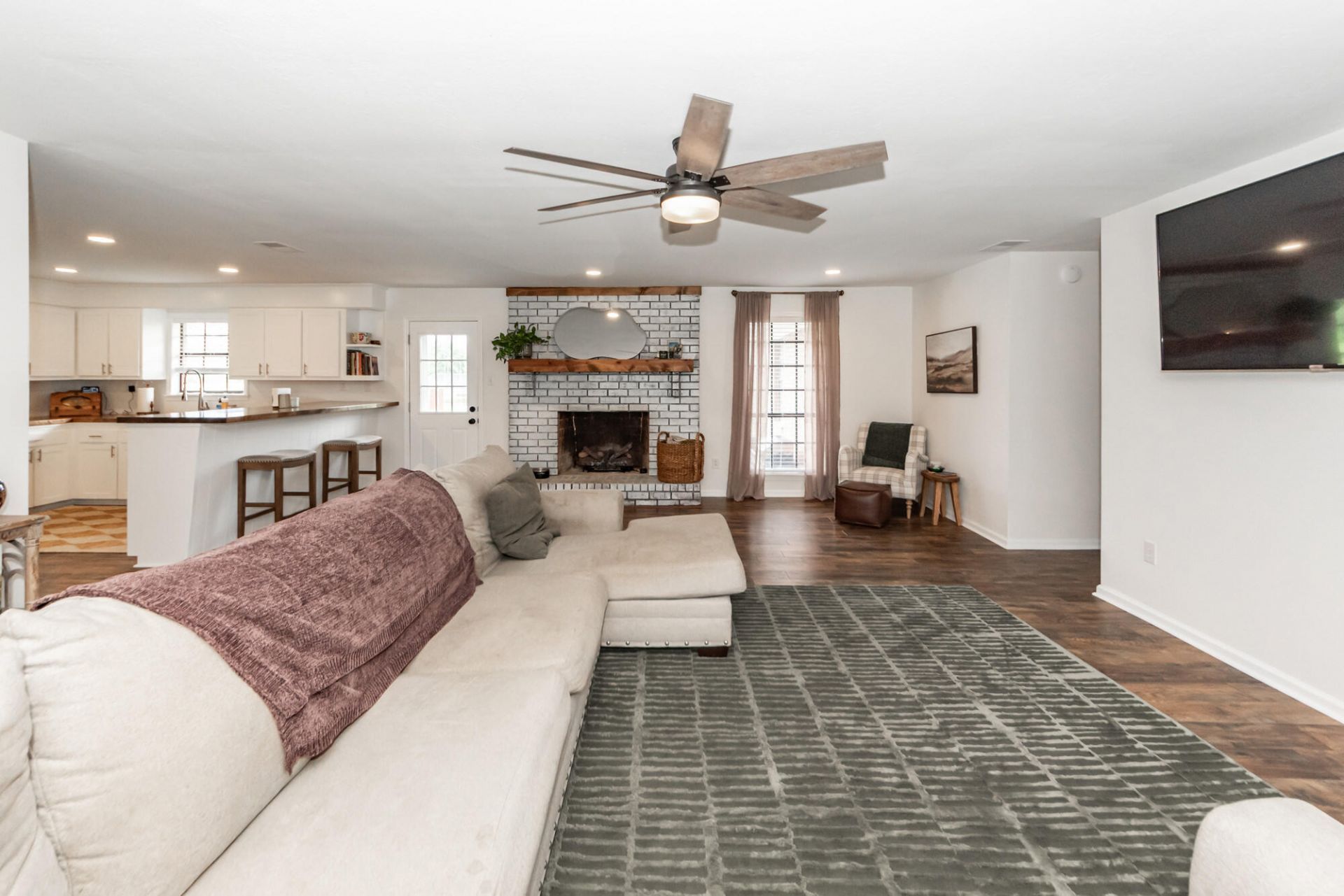 1757 Zion Road Photo 9