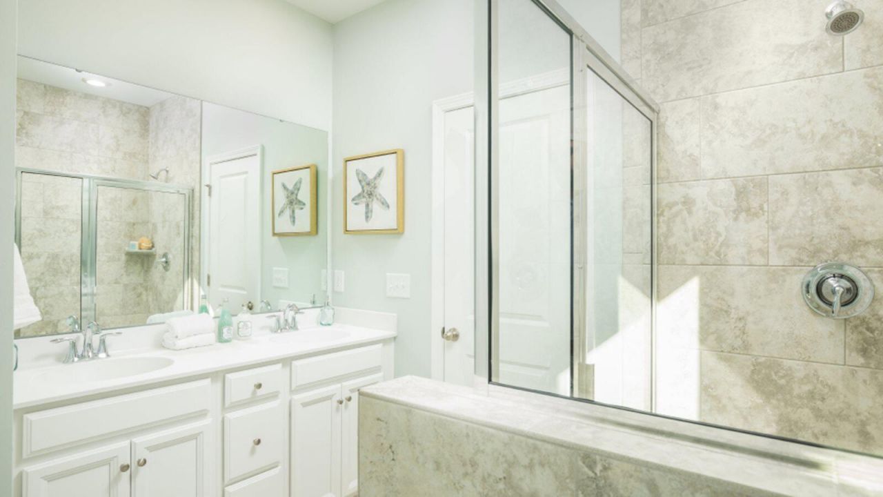 1042 Lettered Olive Lane Photo 10