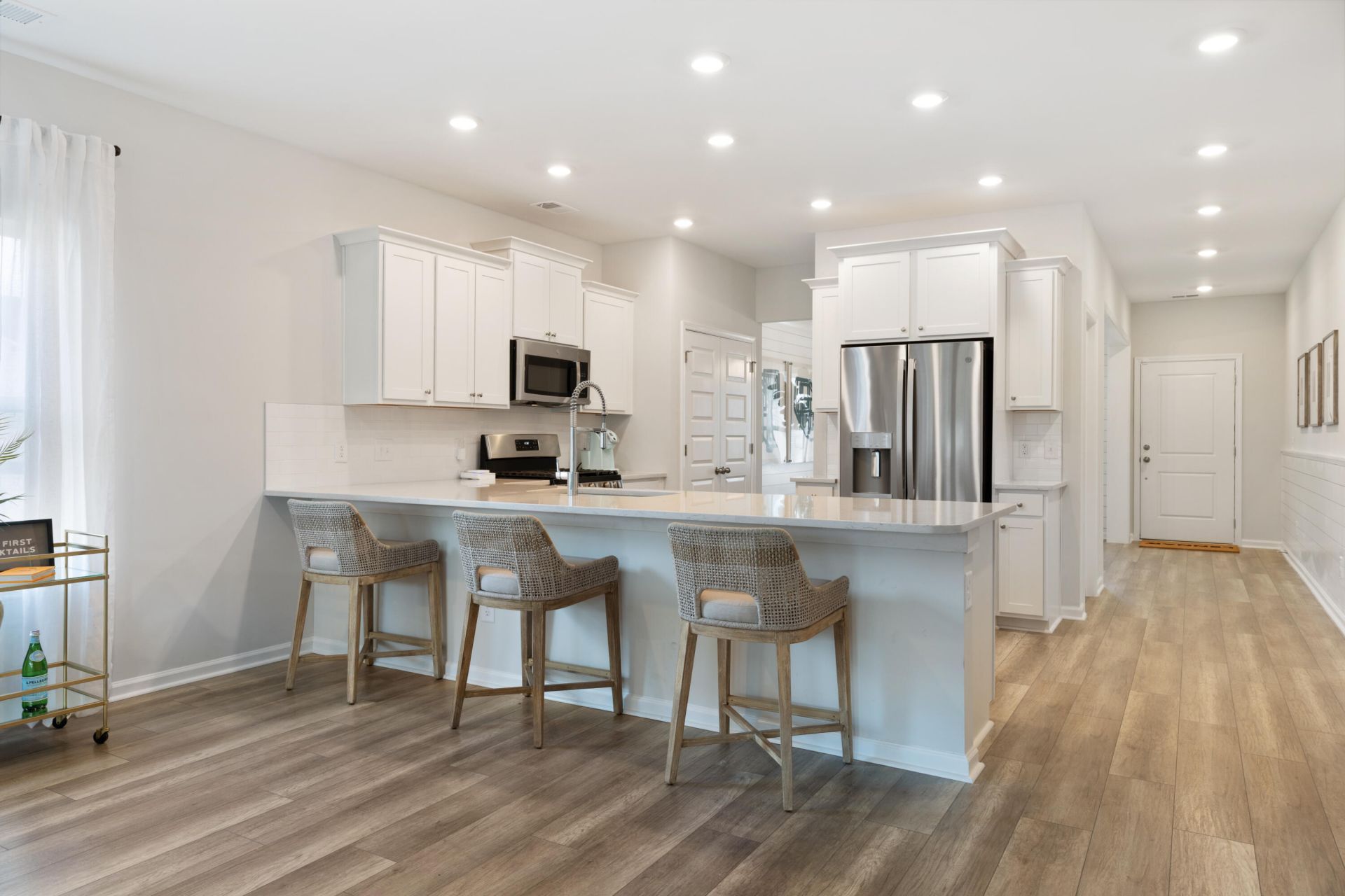 1042 Lettered Olive Lane Photo 6