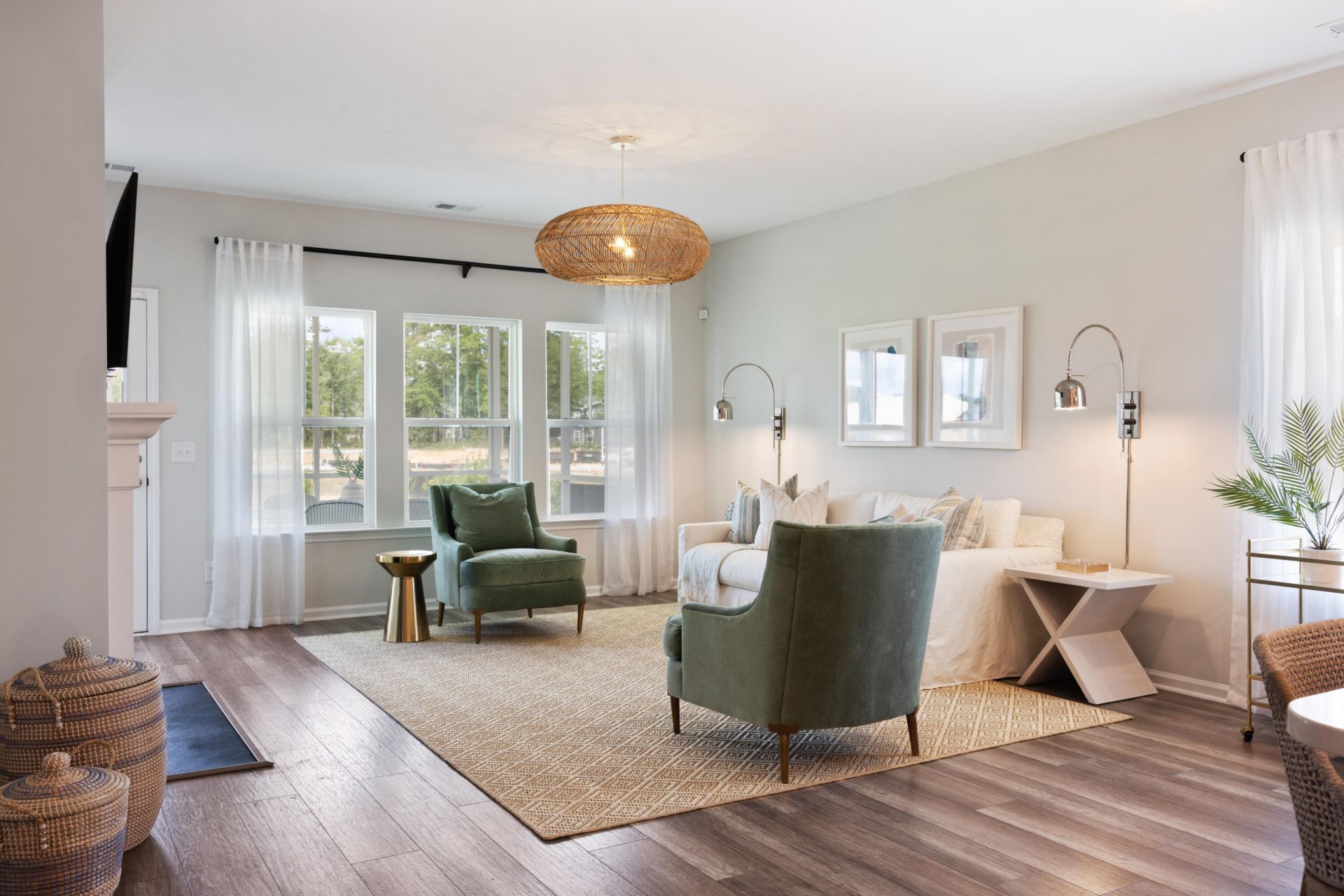1042 Lettered Olive Lane Photo 8