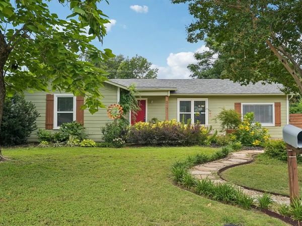 517 Norwood Drive, Hurst, TX 76053