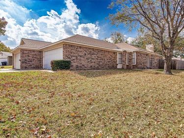 7650 Colorado Creek Court, Fort Worth, TX 76133