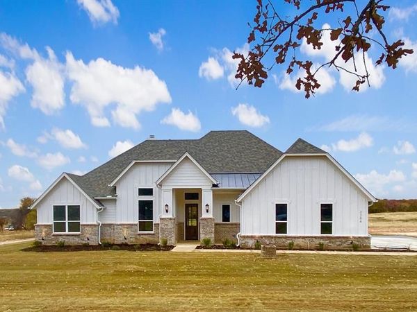 2284 Erwin Road , Poolville, TX 76487
