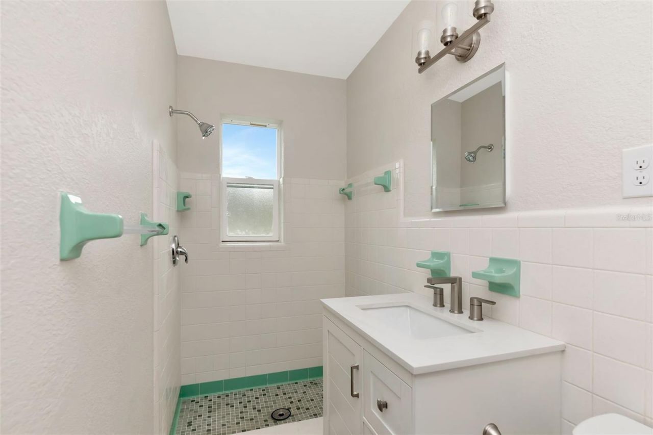 1100 58th Avenue S, Saint Petersburg, FL 33705 Photo