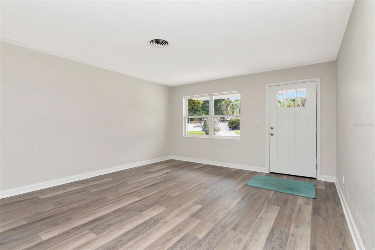1100 58th Avenue S, Saint Petersburg, FL 33705 Photo