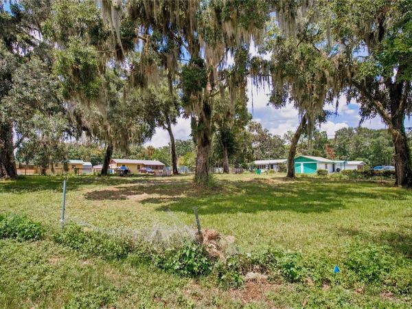 720 HUNTINGTON ROAD , CRESCENT CITY, FL 32112