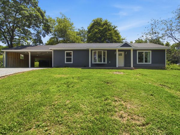 107 Opal Street , Monett, MO 65708