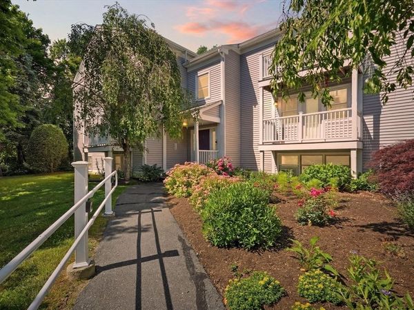 44 Evergreen Rd, Unit 302, Northampton, MA 01053