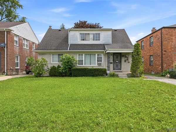 648 Alter Road , Detroit, MI 48215
