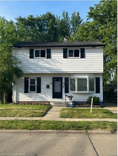 142 E Dallas Avenue E, Madison Heights, MI 48071 Main Photo