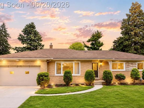 37542 Andrew Drive, Sterling Heights, MI 48312