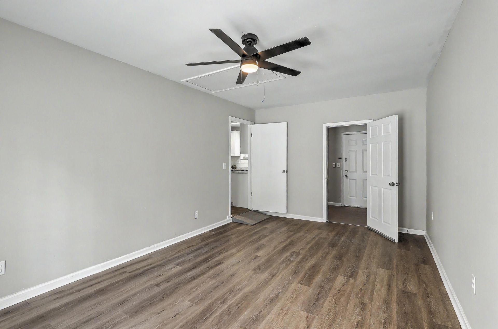 108 Bee Street Photo 16