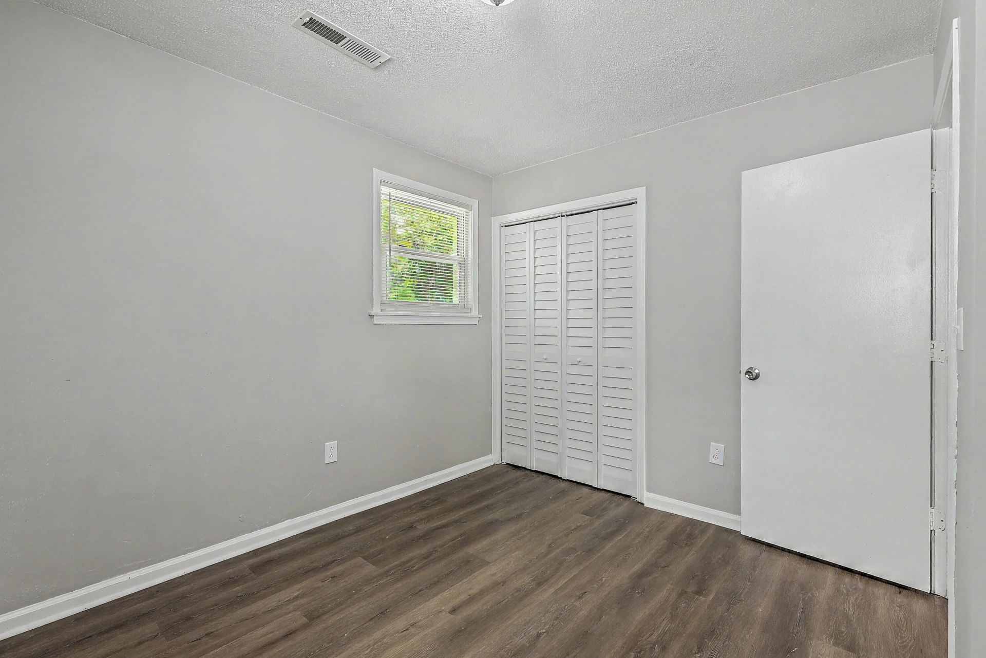 108 Bee Street Photo 21