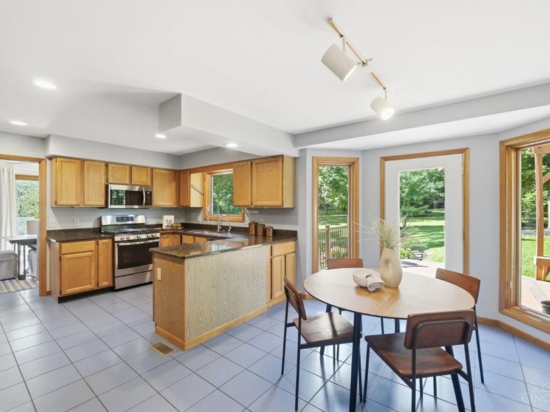 8173 Red Mill Drive, West Chester, OH 45069 Photo 10