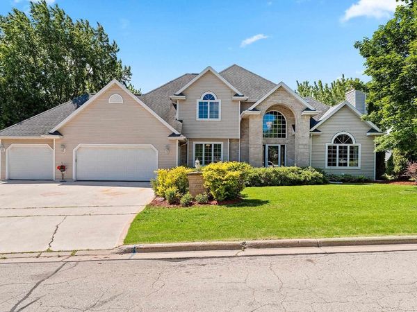 421 WOODROW COURT, Denmark, WI 54208