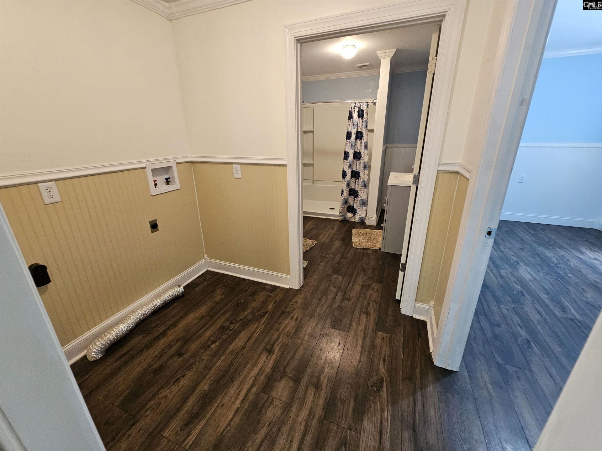 2559 Bowen Street  Photo 19