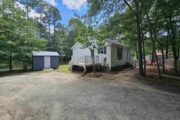2559 Bowen Street  photo 4