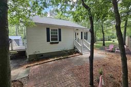 2559 Bowen Street  photo 4