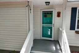 2559 Bowen Street  photo 4