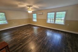 2559 Bowen Street  photo 4