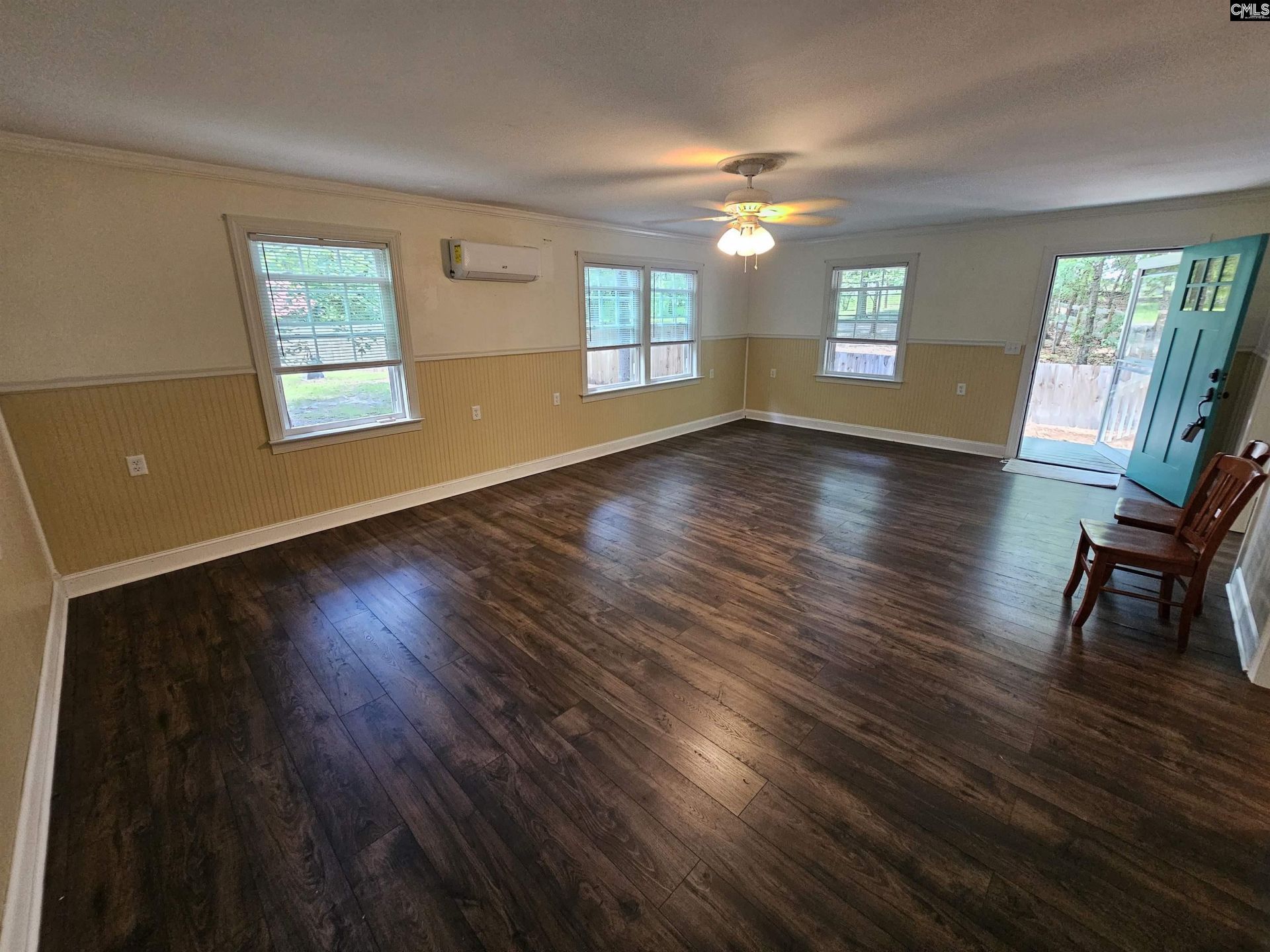 2559 Bowen Street  Photo 9