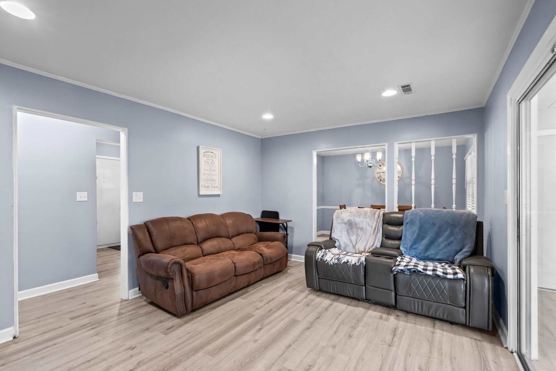 221 Hunters Rd.  Photo 12