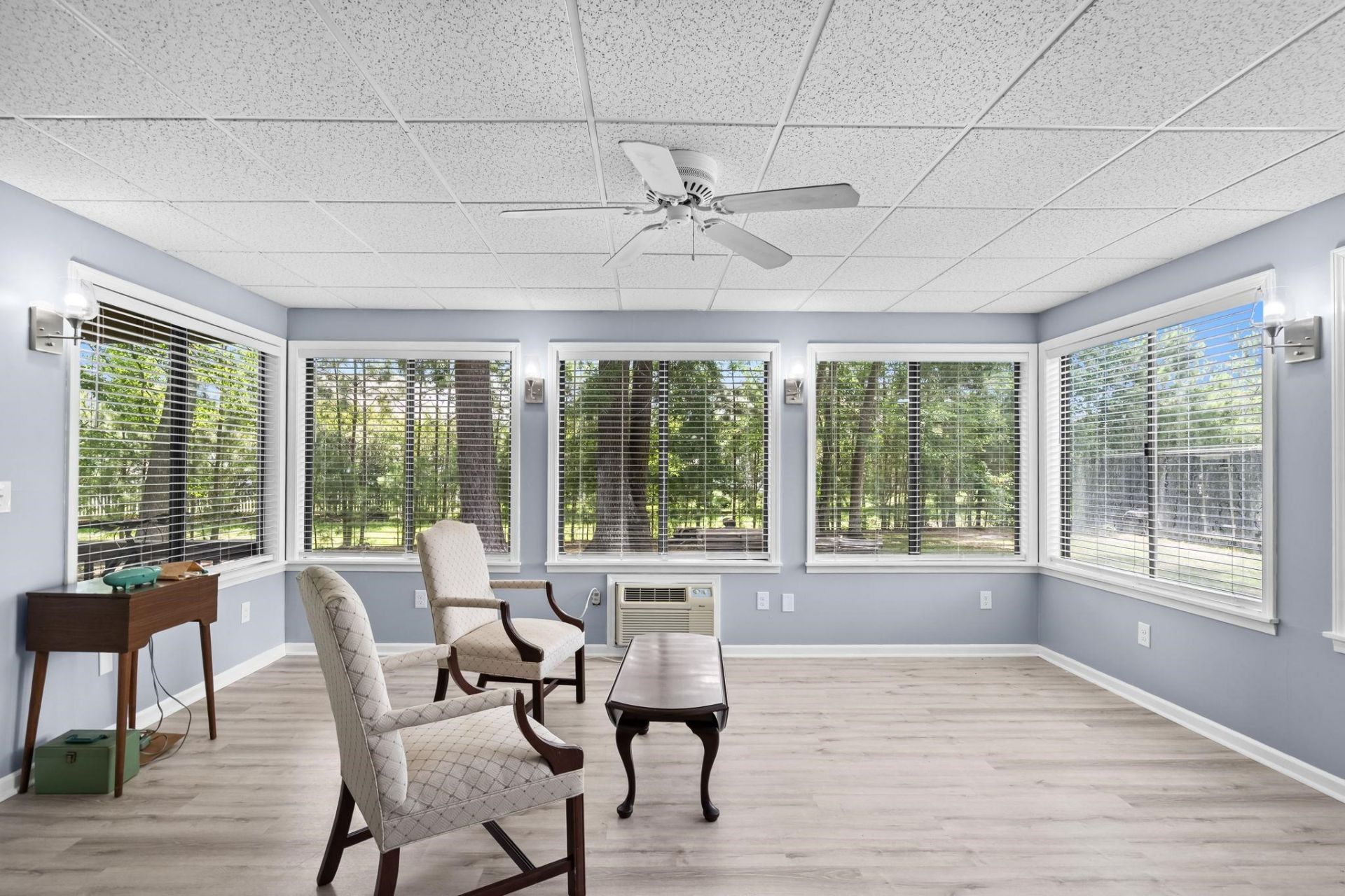 221 Hunters Rd.  Photo 13