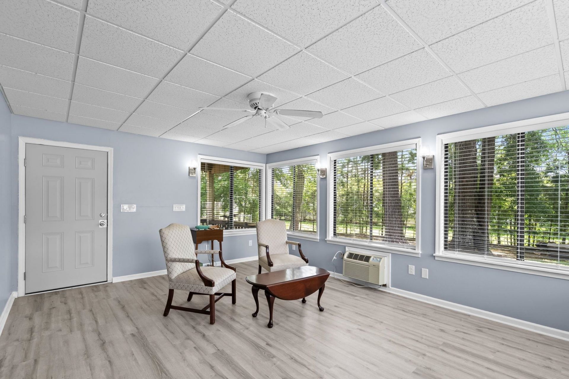 221 Hunters Rd.  Photo 16