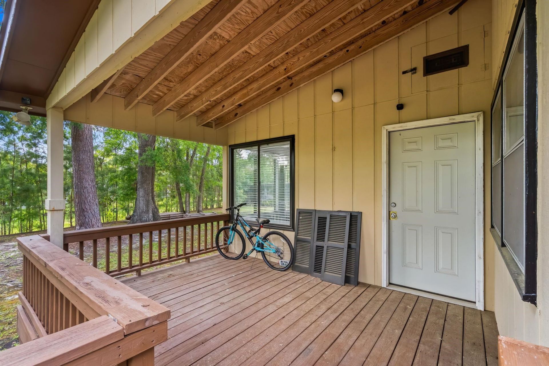 221 Hunters Rd.  Photo 33