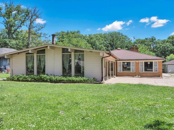 23935 S Kings Road , Crete, IL 60417