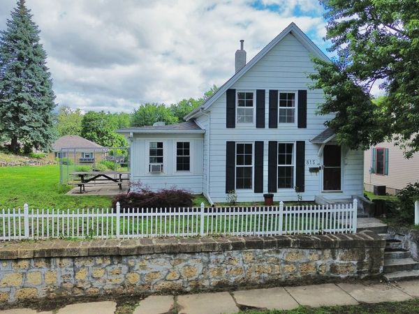 815 10th Avenue , Fulton, IL 61252