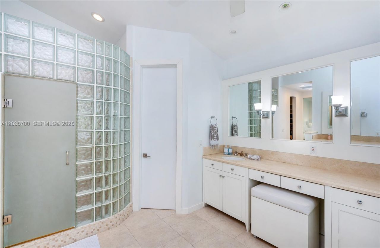 650 Curtiswood Dr, Key Biscayne, FL 33149 Photo