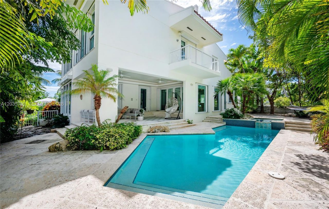 650 Curtiswood Dr, Key Biscayne, FL 33149 Photo