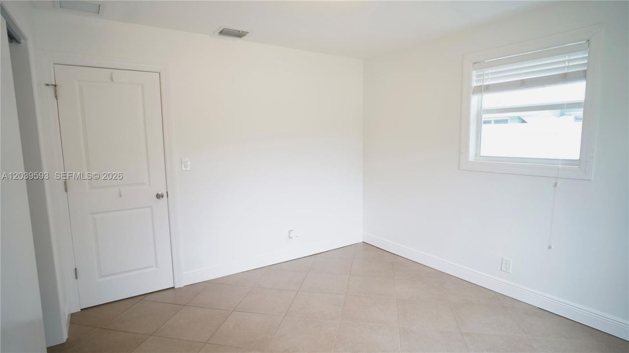323 Northlake Dr, Unit 323/325, North Palm Beach, FL 33408 Photo