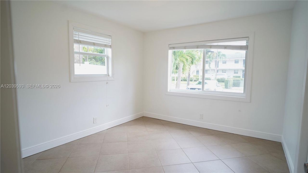 323 Northlake Dr, Unit 323/325, North Palm Beach, FL 33408 Photo