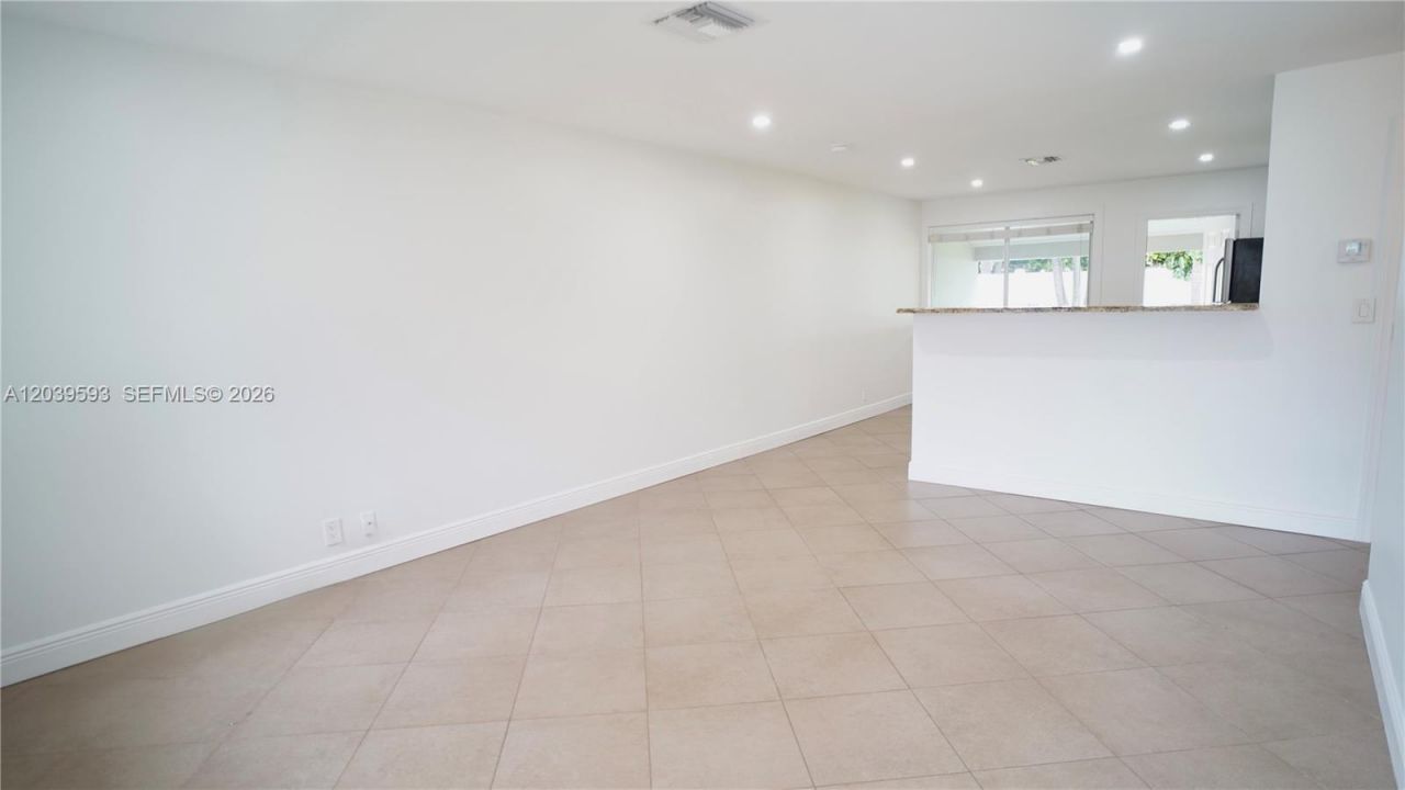 323 Northlake Dr, Unit 323/325, North Palm Beach, FL 33408 Photo