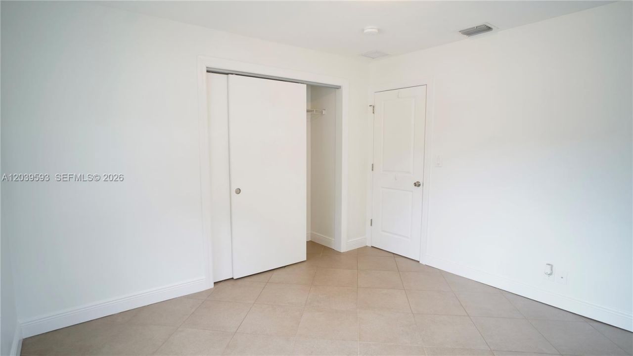 323 Northlake Dr, Unit 323/325, North Palm Beach, FL 33408 Photo