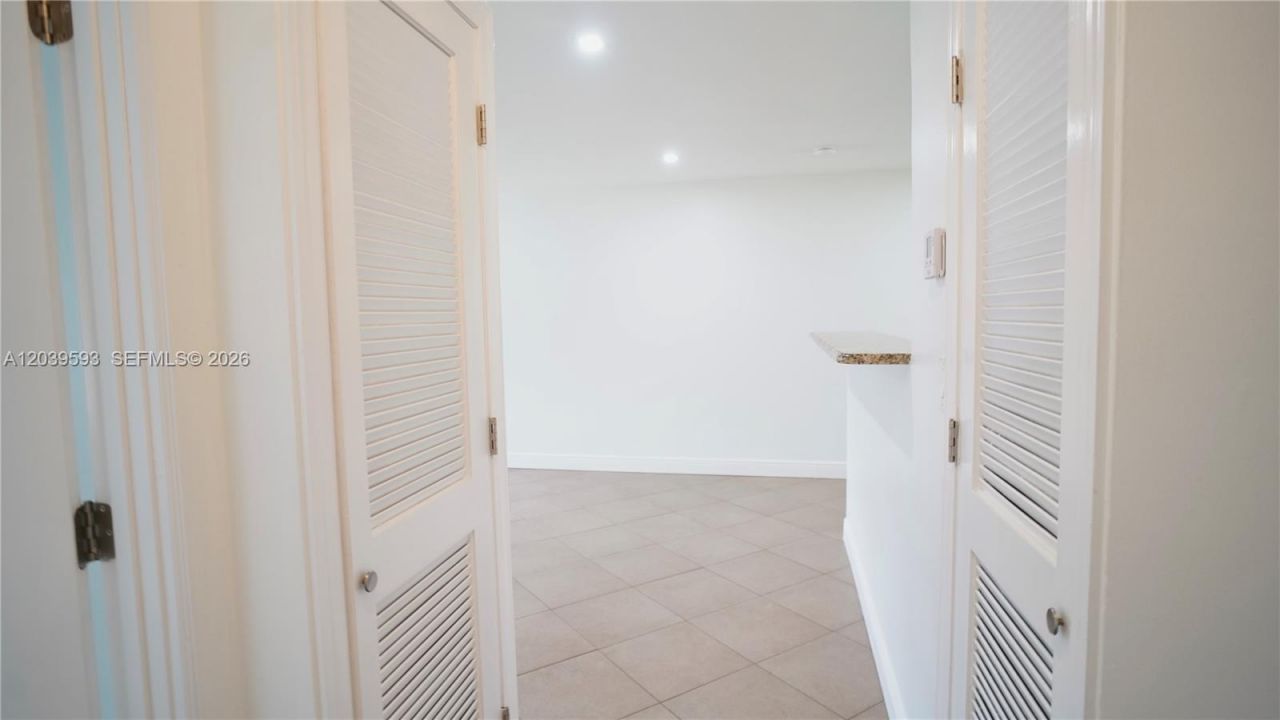 323 Northlake Dr, Unit 323/325, North Palm Beach, FL 33408 Photo